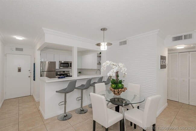 Building Photo - 3140 S Ocean Dr Unit 509