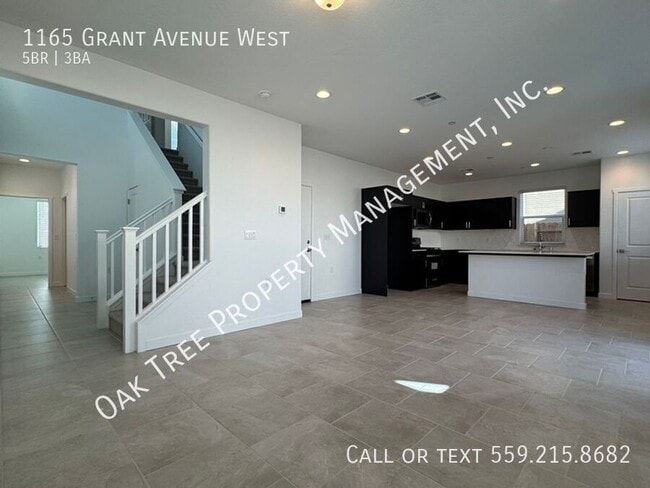 Photo - 1165 Grant Ave W