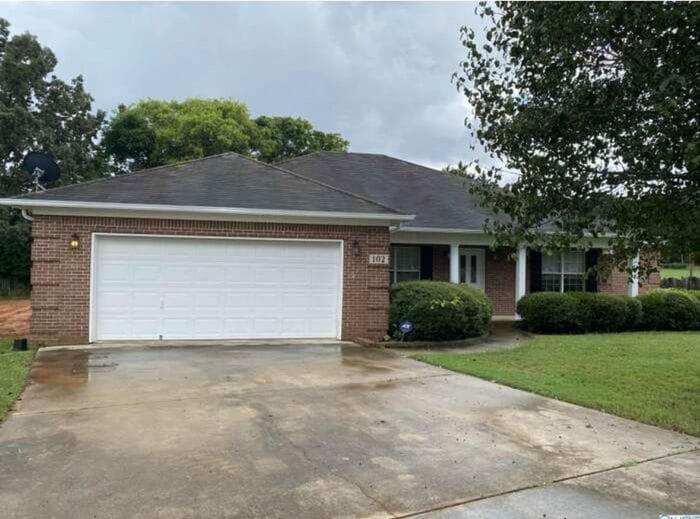 Pre-leasing for an October move in - Pre-leasing for an October move in Casa