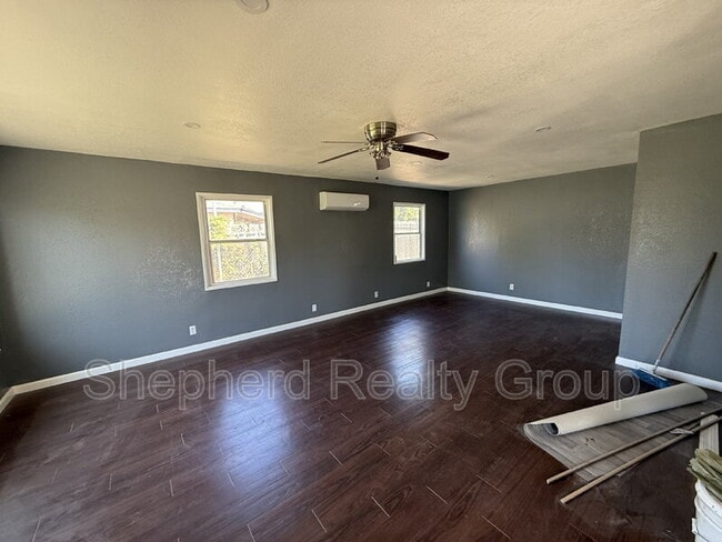 Photo - 10535 Orchard St