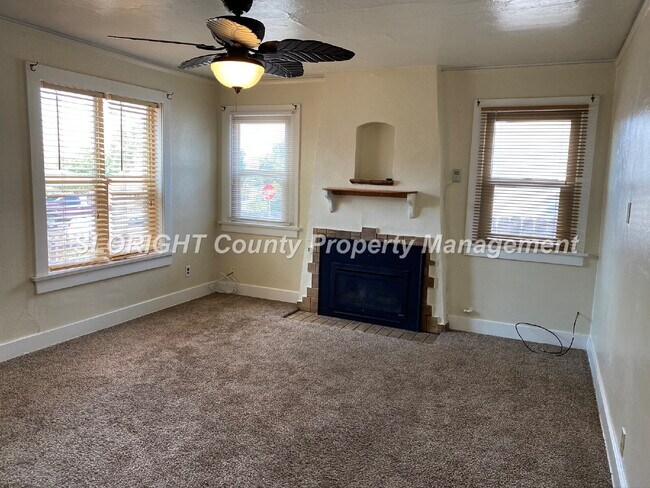 AVAILABLE JULY - Great 2 Bedroom Close to Poly/Downtown