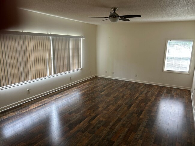 Photo - 109 Cedar Trails Ct