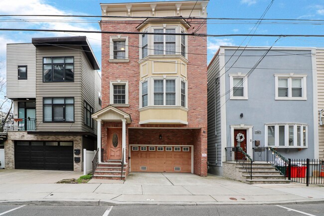 Building Photo - 22 W 19th St Unit 2