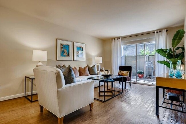 Photo - Creole on Yorktown