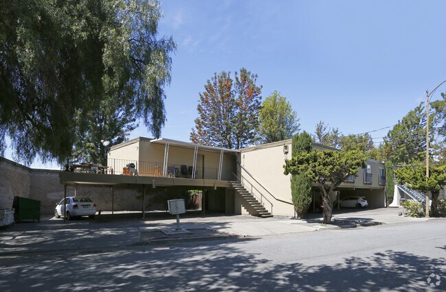 Photo - 1055 Vermont