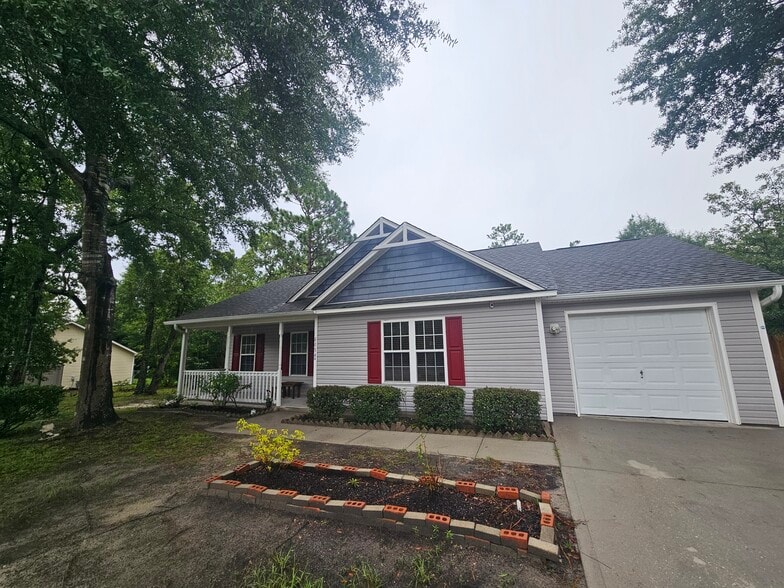 8654 Heirloom Dr NE