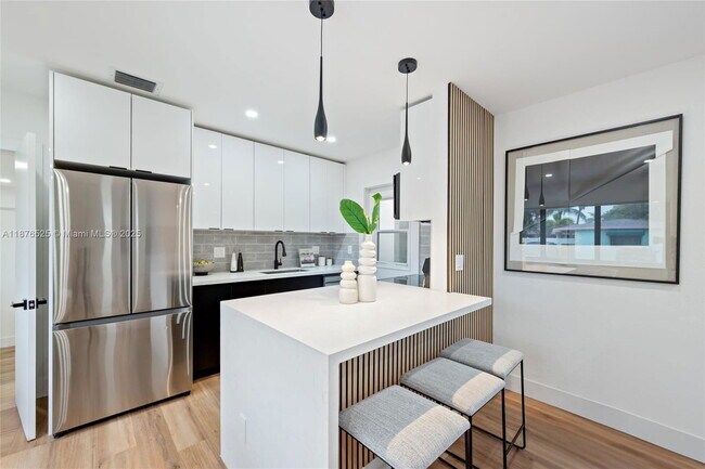1201 N 16th Ave
