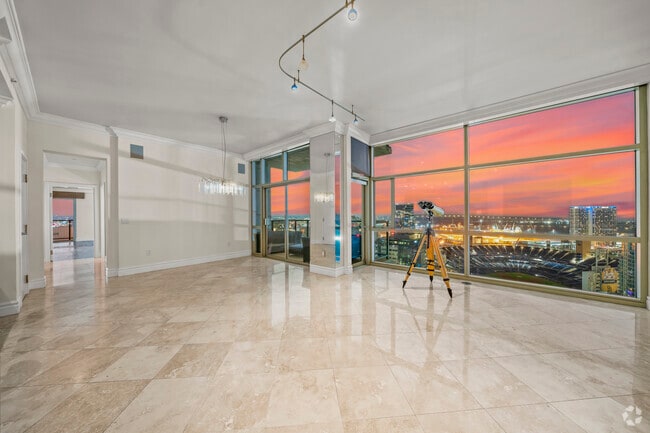 Building Photo - 800 The Mark Ln Unit 2903 Rental