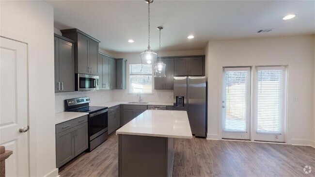 Building Photo - 1809 Edgehill Dr Rental