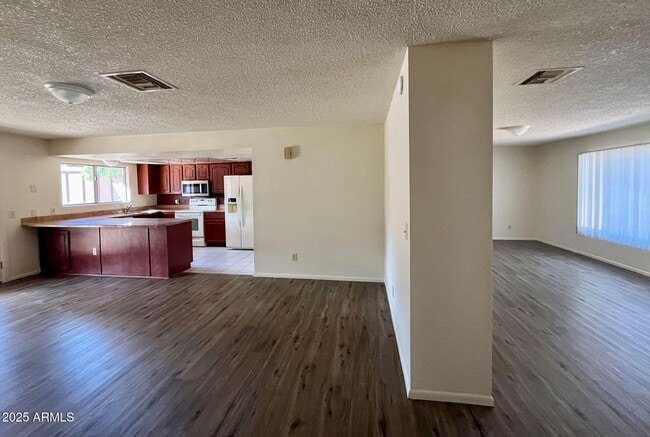 Photo - 1300 E Buckhorn Dr