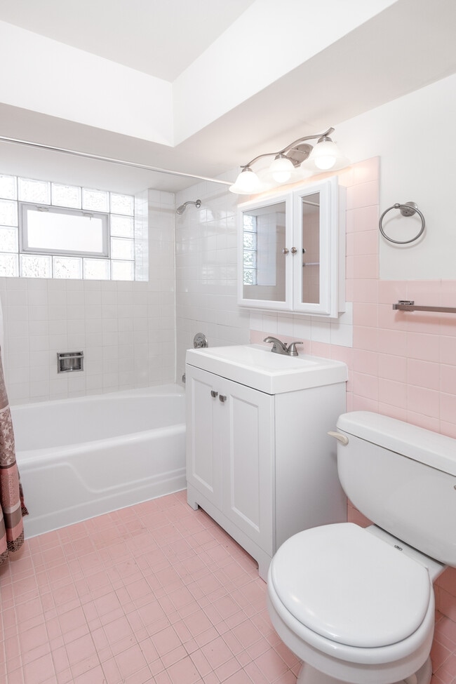 Photo - 1041 N Northwest Hwy Unit A1