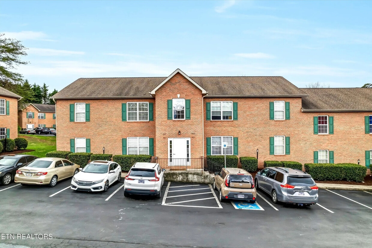 Photo - 4817 Poplar Crest Way (Knoxville, TN)