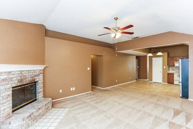 Photo - 7014 Snowivy Ct