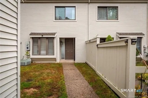 Photo - 101 Farmington Chase Crescent Unit 101