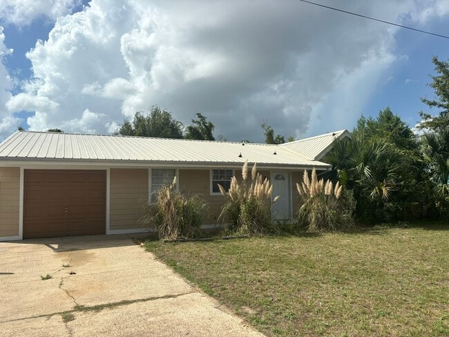 Building Photo - 721 Flight Ave