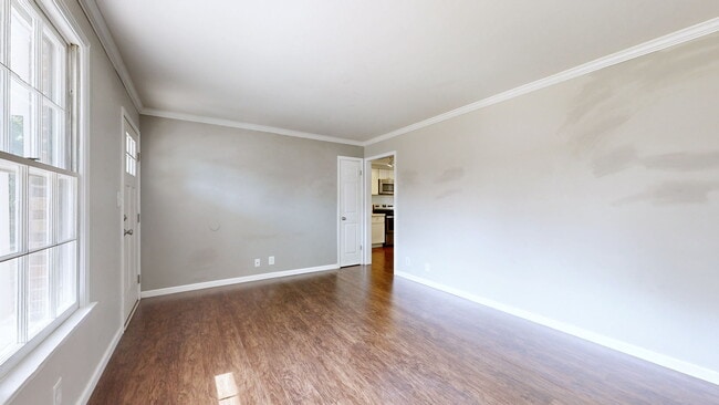 Photo - 3414 Pembroke Rd