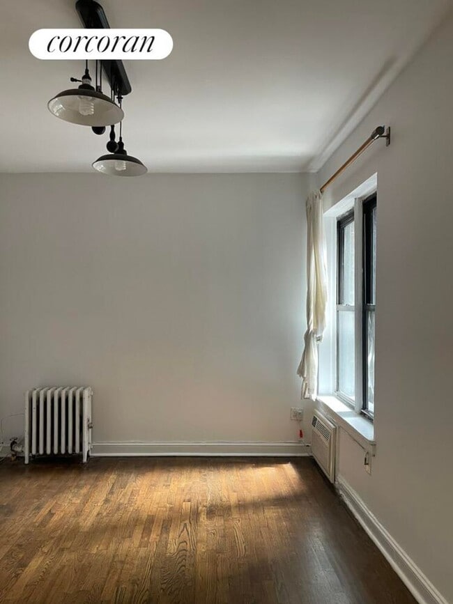 Building Photo - 4 W 101st St Rental