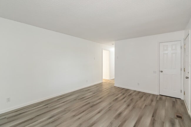 Photo - 728 Birchbrook Dr