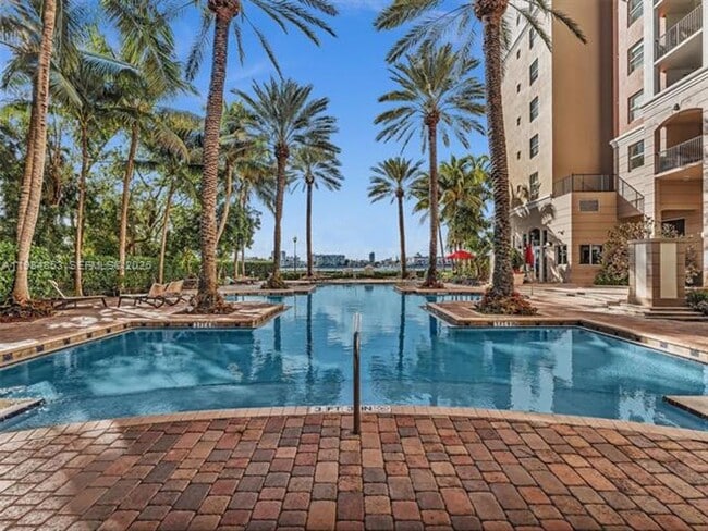 Photo - 17150 N Bay Rd Unit 17150 N Bay Rd # 2205