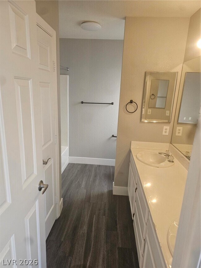 Photo - 8020 James Grayson Dr