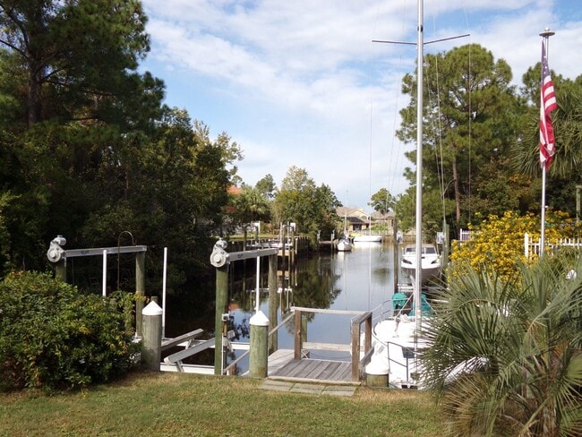 Photo - Live the Gulf Breeze Waterfront Life – Doc...