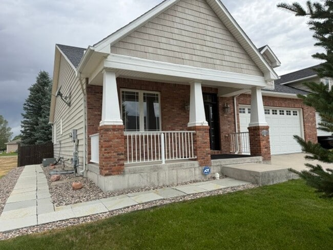 Building Photo - 400 Sterling Dr