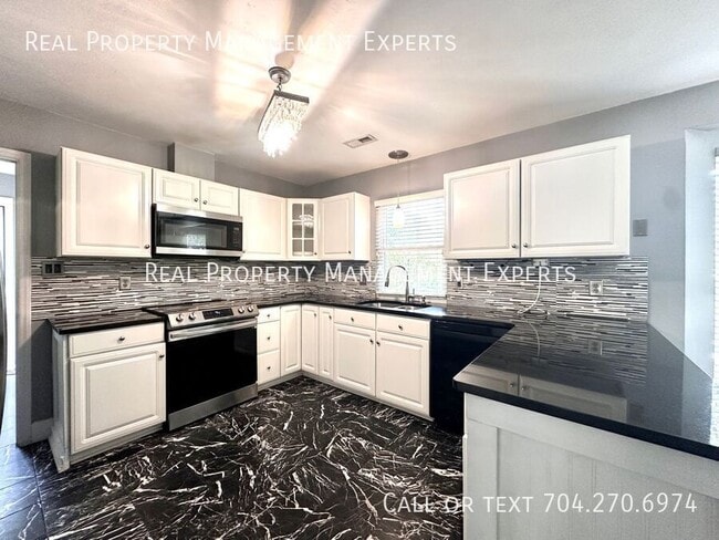 Photo - 8509 Golf Ridge Dr