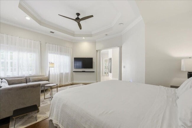 Building Photo - 459 NE 15th Ave