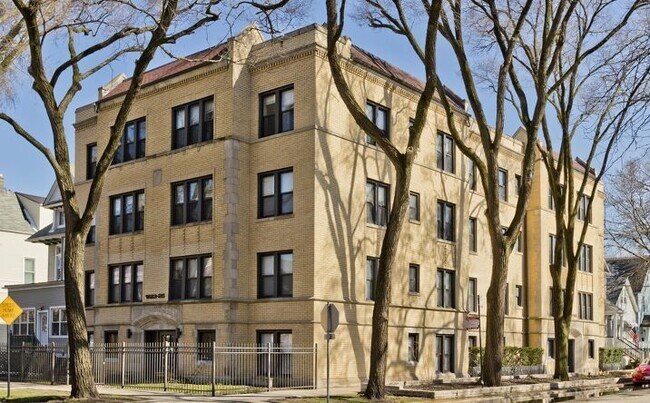 Photo - 1540 W Waveland Ave Unidad 3 Rental