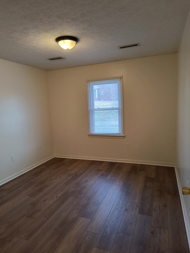 19605 Leesville Rd Unit B