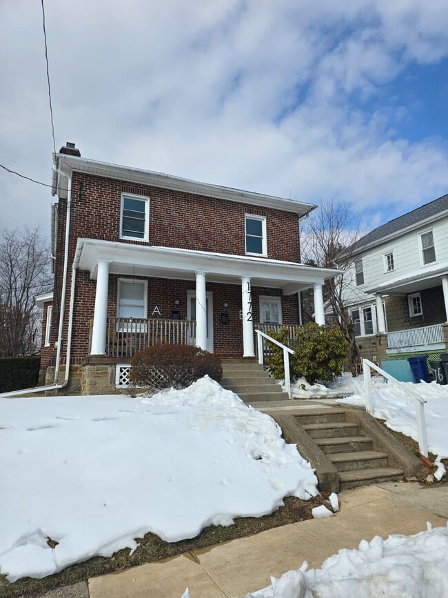 Building Photo - 1772 Ferndale Ave Unit #2