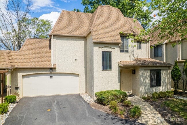 Building Photo - 31 Gate House Ln Unit 31