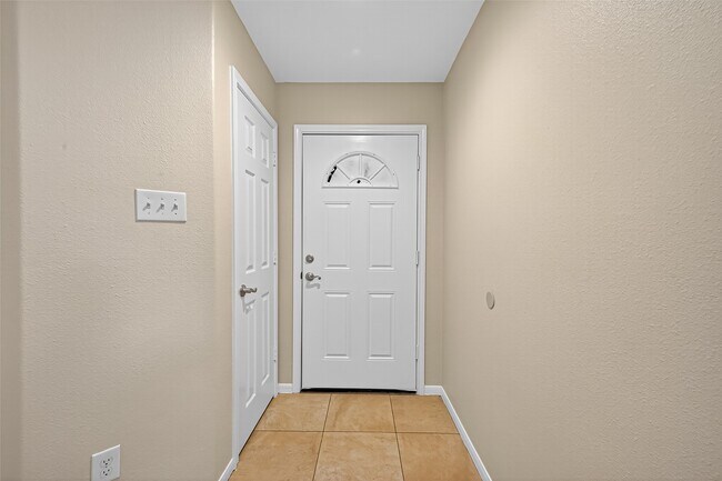 Photo - 3343 Apple Dale Dr