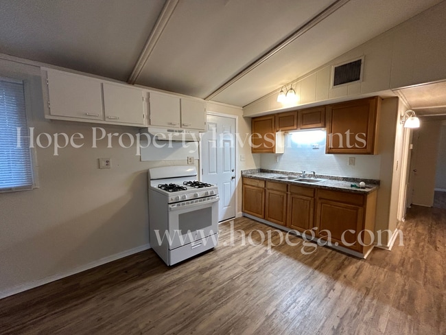 73 Spence Ave
