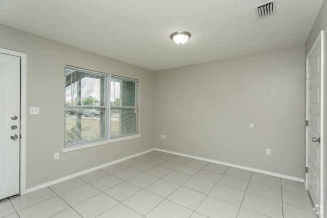 2BR, 2BA - 800SF Living Room