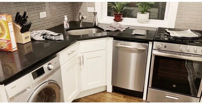 Photo - 728 W Roscoe St Unit 2E