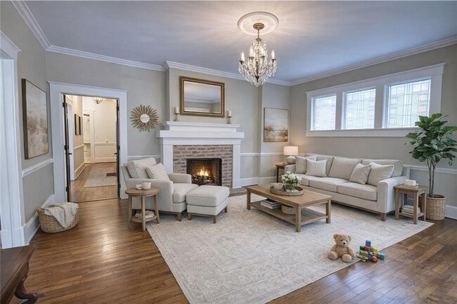 Photo - 389 6th St NE