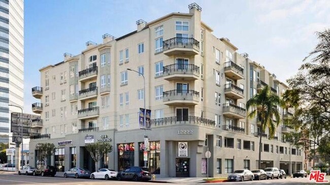 Building Photo - 12222 Wilshire Blvd Unit PH7 Rental
