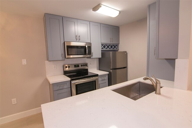 Photo - 2201 Fountain View Dr Unit 44