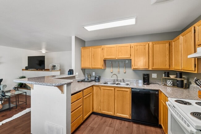 Building Photo - Brentwood Estates Rental