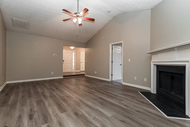 Photo - 5275 Yellow Pine Dr