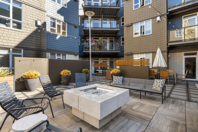 Photo - 128 on State