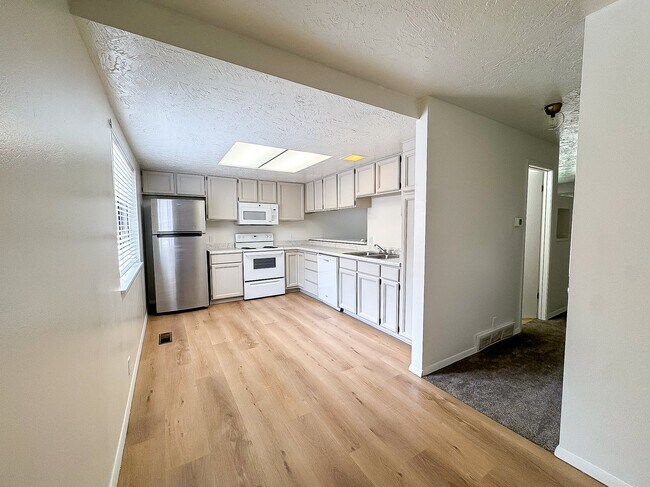 7265 S 1950 E Unit 13