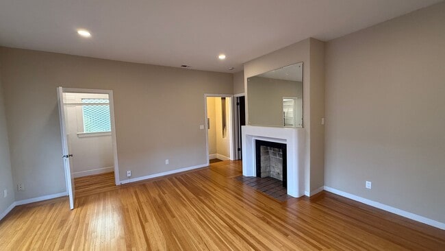 Photo - 4172 Howe St Unit 4174 Howe St