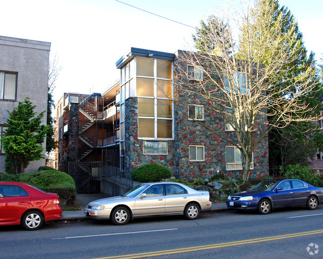 Building Photo - The Shuksan Apartments – Classic Brick Cha...