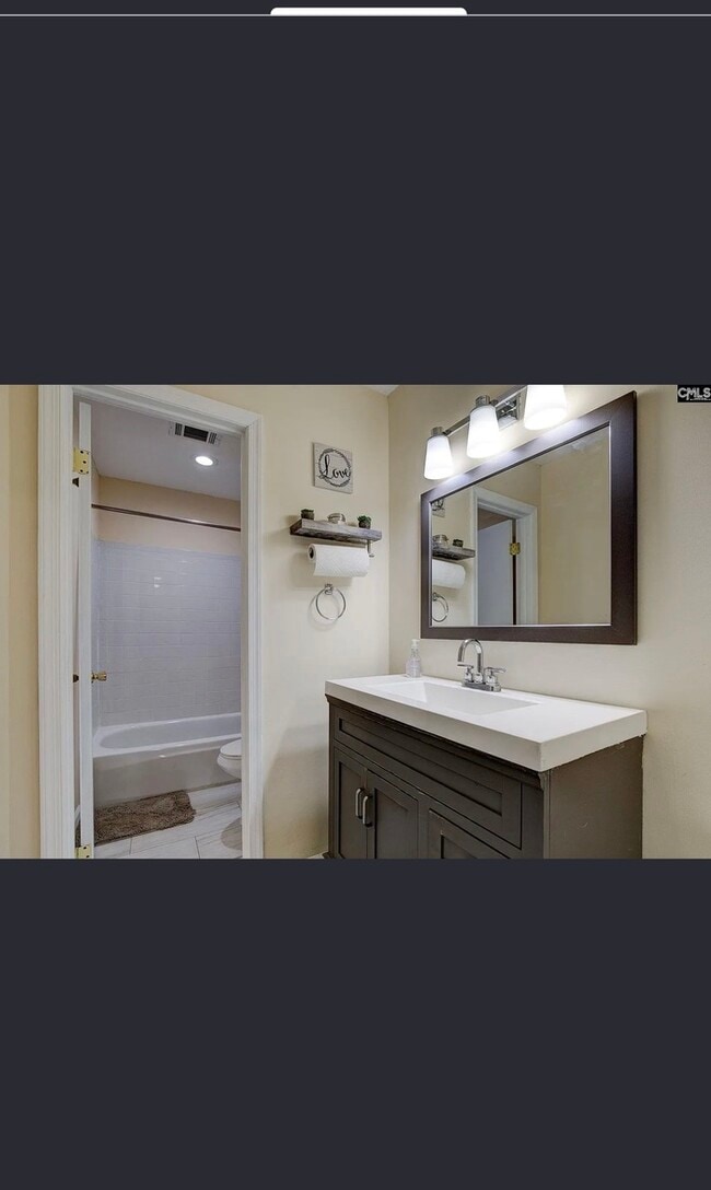 Photo - 177 Lionsgate Dr