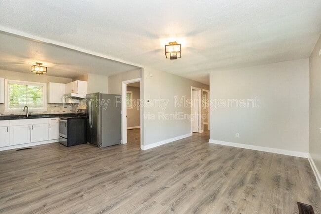 Photo - 1635 Dogwood Dr