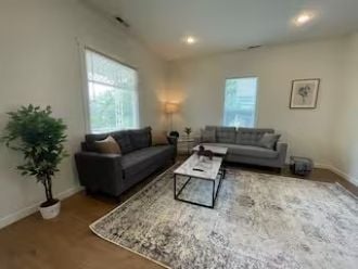 Photo - 718 W Spofford Ave