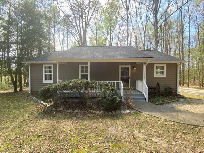 Building Photo - Charming Bungalow in Youngsville