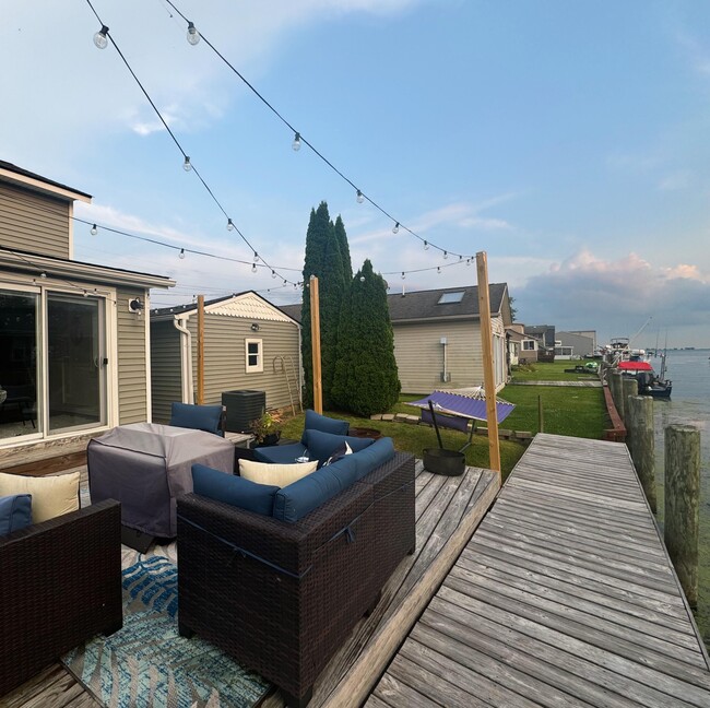 7738 Oceanside Dr